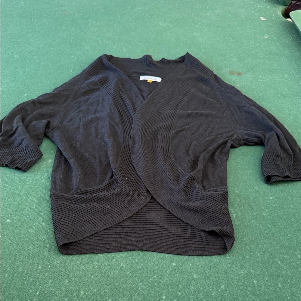 Chic Black Open-Front Sweater.‎  CAJA # 1. C